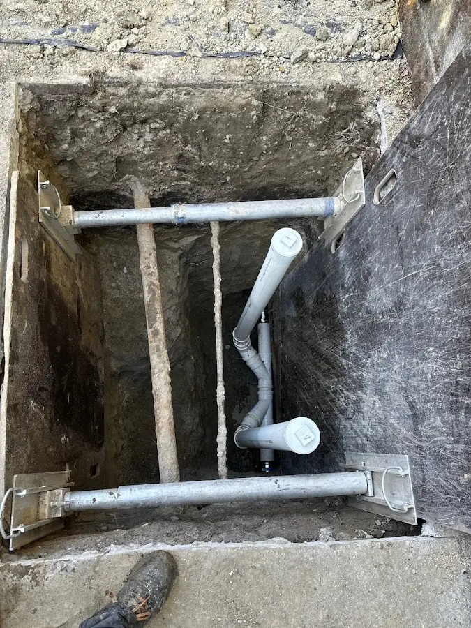Experienced plumber completing Drain Cleaning work in Galesburg